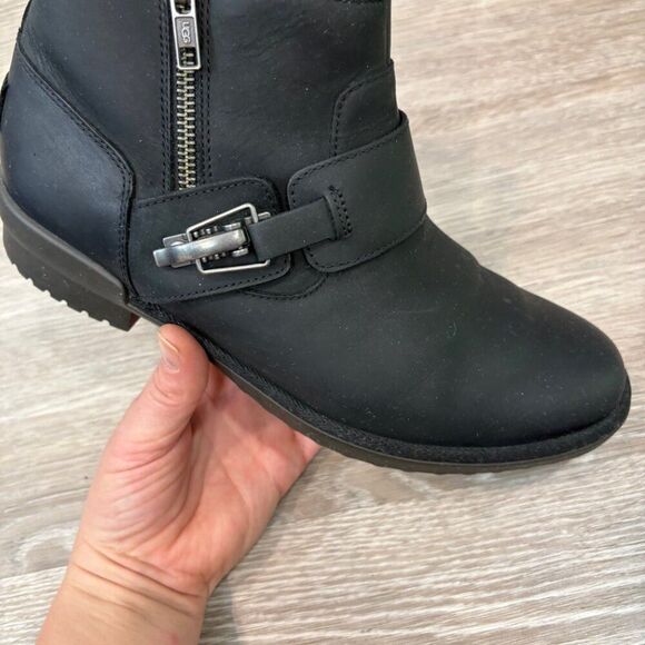 UGG Black Leather Women's Cheyne Ankle Boot sz 8.5 - Picture 8 of 10